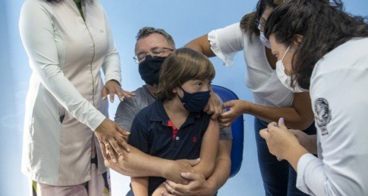 Campanhas de multivacinação e dose extra contra a pólio prorrogadas até dia 30