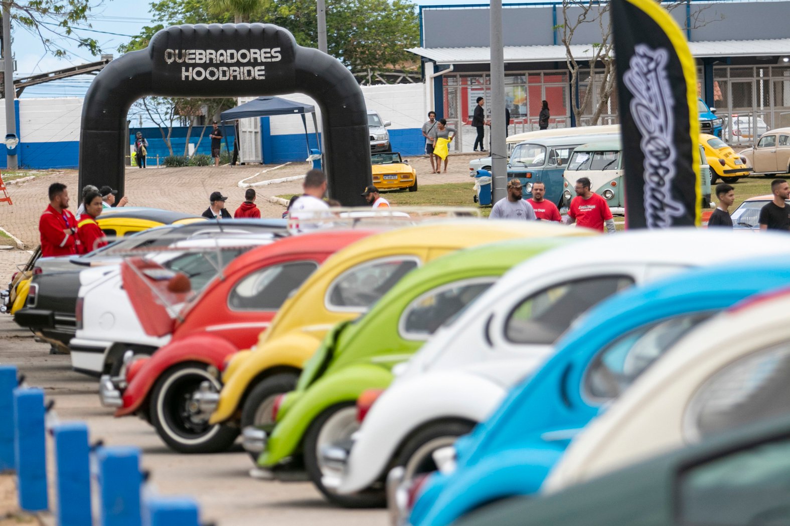 Encontro de Aircooled e Carros Antigos de Macaé prossegue neste domingo