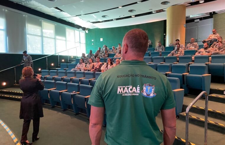 Mês do trânsito começa com palestras em empresa de engenharia 