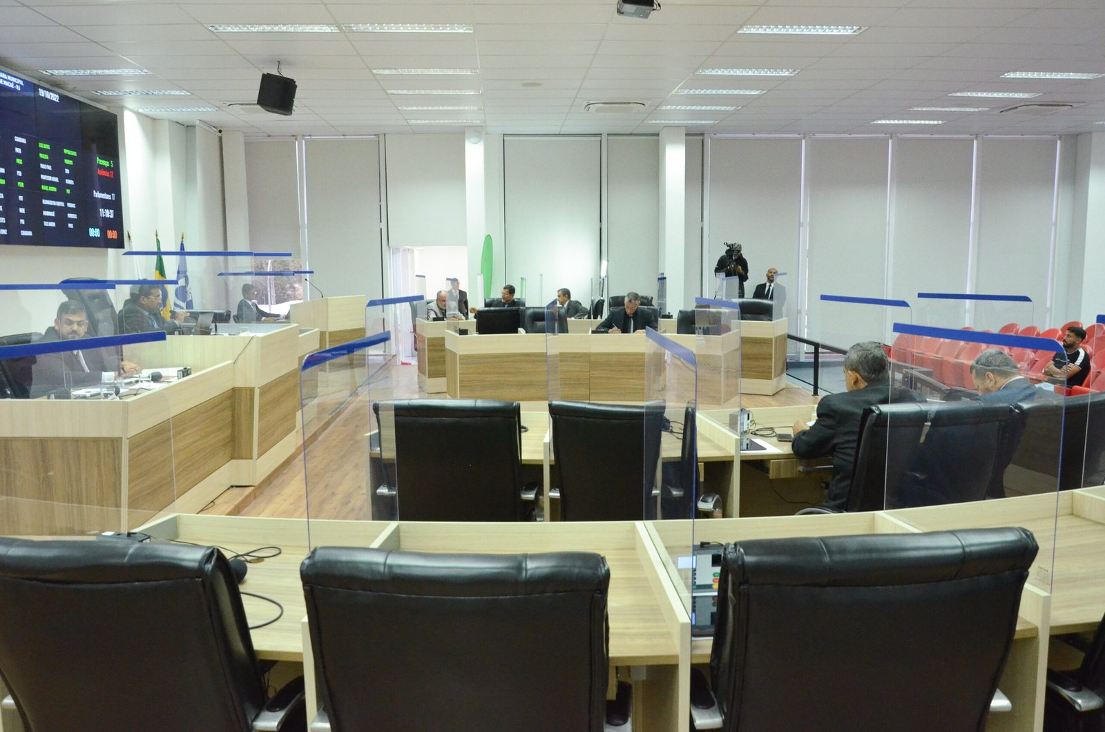 Monitoramento de vans escolares com câmeras é discutido no Legislativo