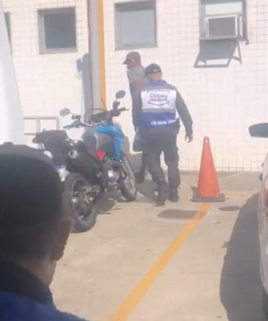 Foragido por homicídio e roubo no Espírito Santo, ‘Gigante’ é preso em Macaé