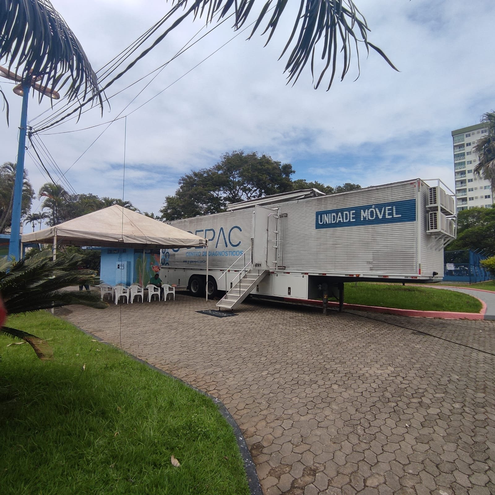 Carreta de ultrassom e mamografia está estacionada em Macaé