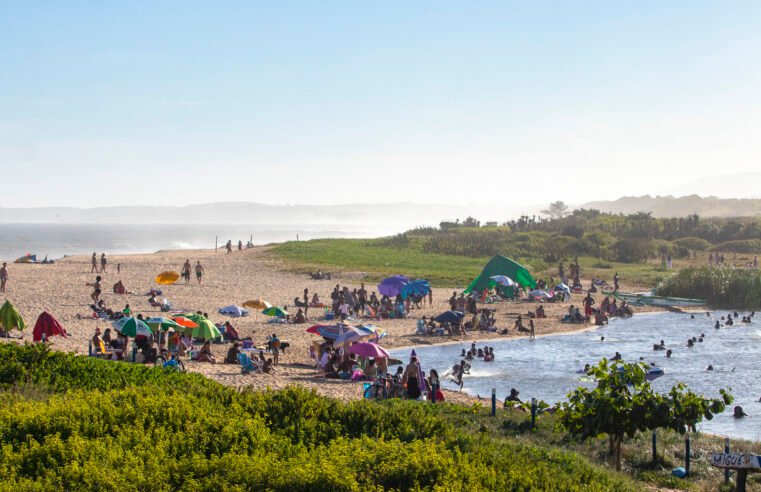 Verão: belezas naturais e infraestrutura atraem turistas para Macaé