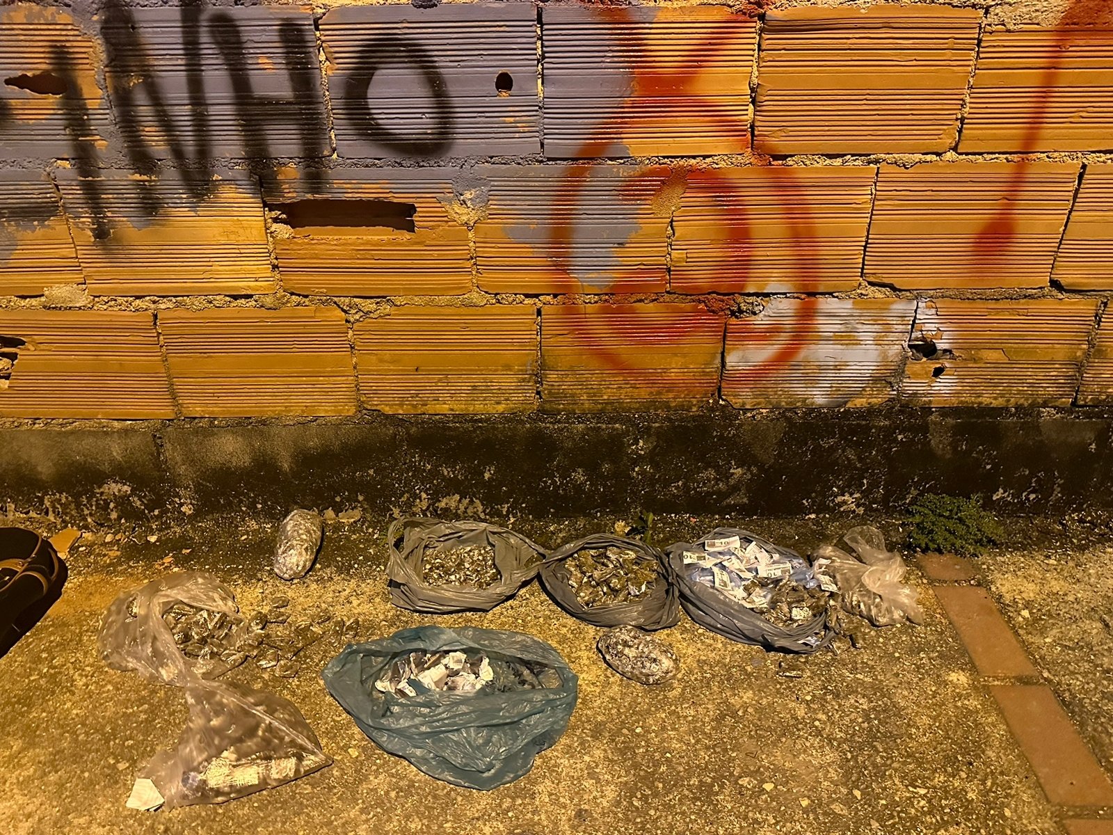 PM prende dupla e apreende drogas no Lagomar