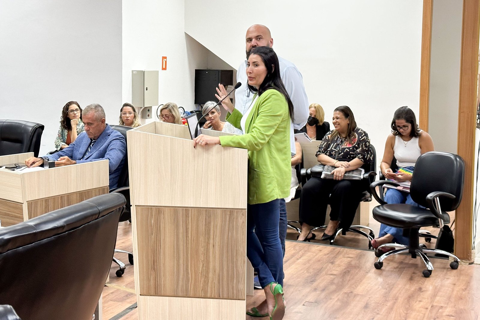 Câmara questiona secretaria sobre violência nas escolas e prioridade para a educação