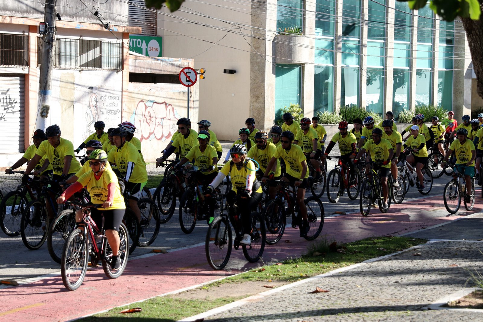 Pedal Amarelo une conscientização e solidariedade, em Macaé
