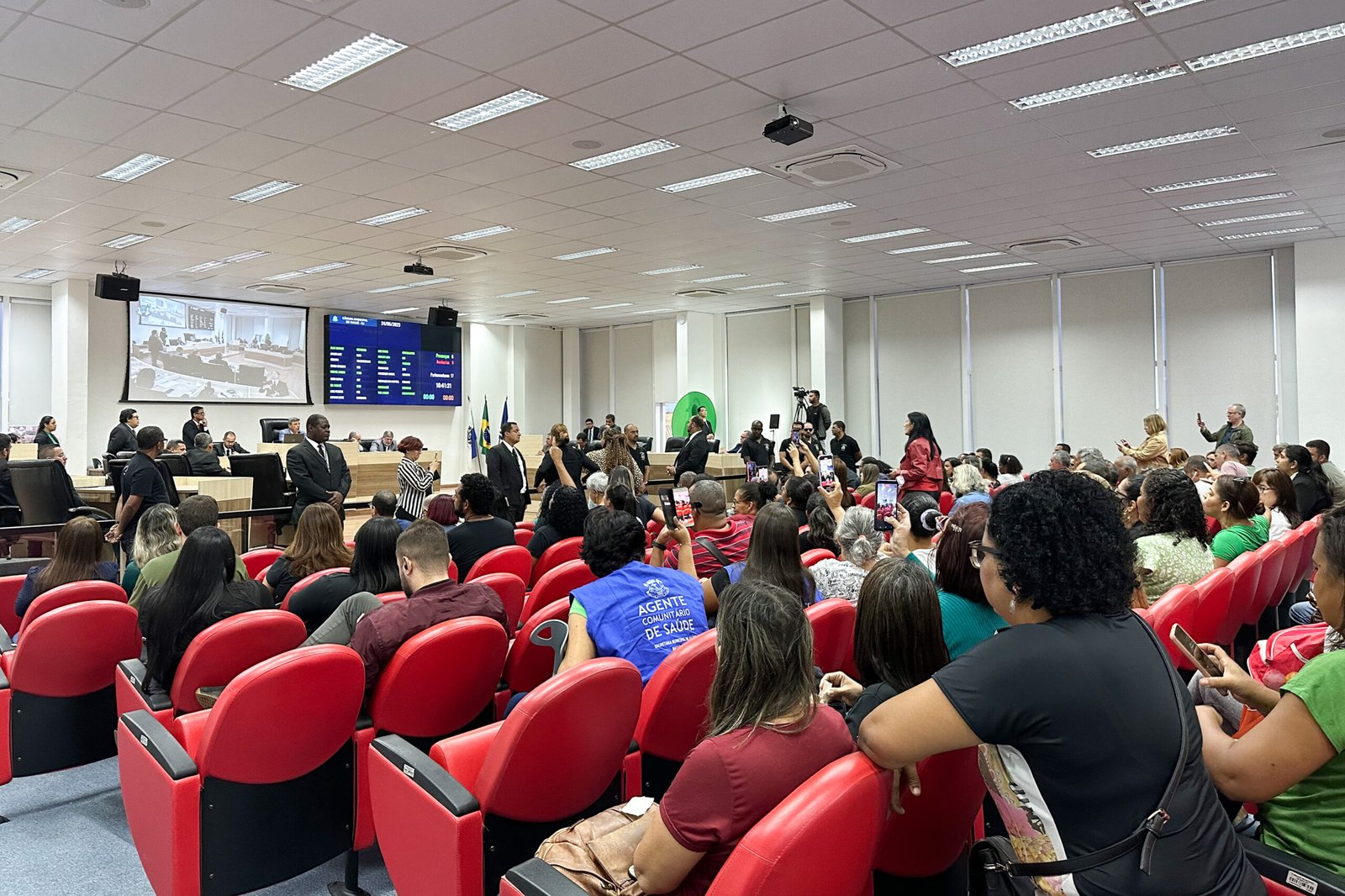 Câmara de Macaé aprova reajuste de 6% para os servidores municipais