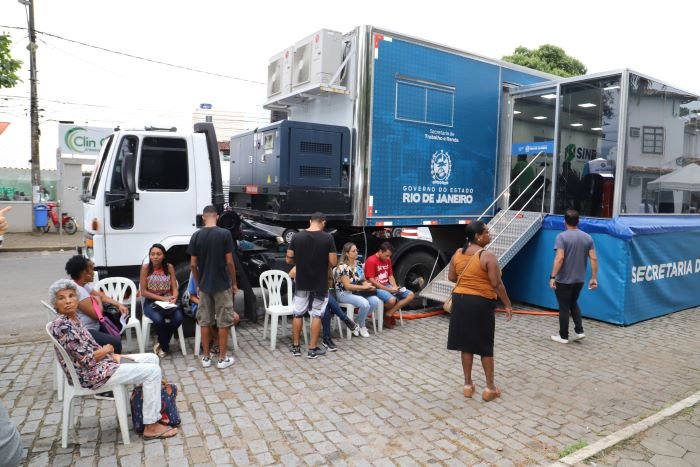 Carreta do Trabalhador leva vários serviços aos moradores de Rio das Ostras