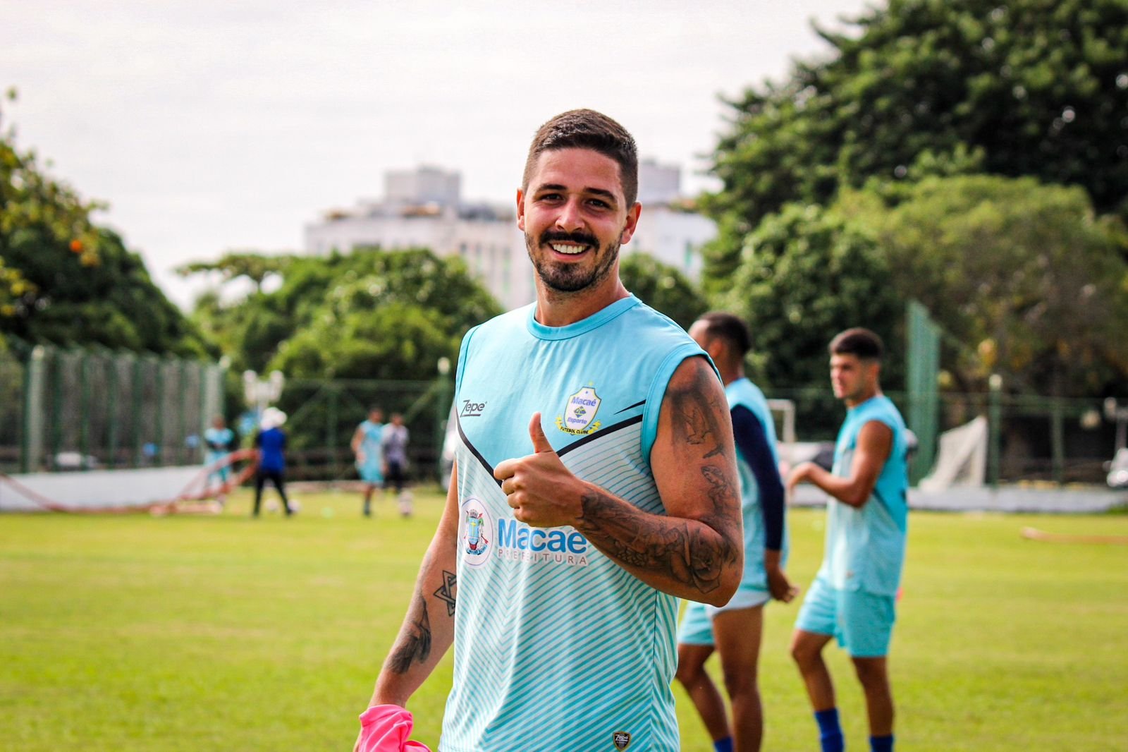Morre zagueiro do Macaé, Kadu Fernandes, em acidente no Rio