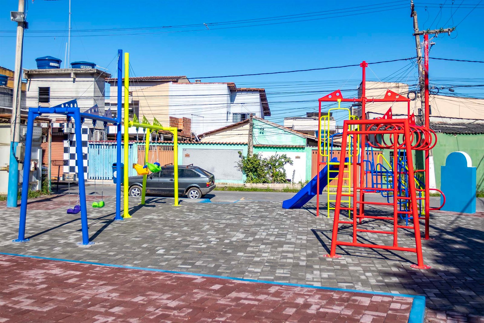 Prefeitura entrega revitalização de espaço público no bairro Vila Badejo