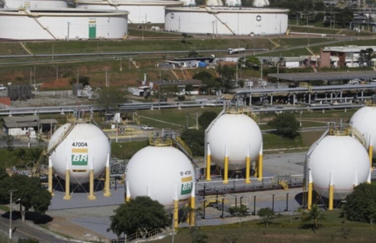 Petrobrás planeja lançamento de unidade de captura de carbono para 2027 em Macaé