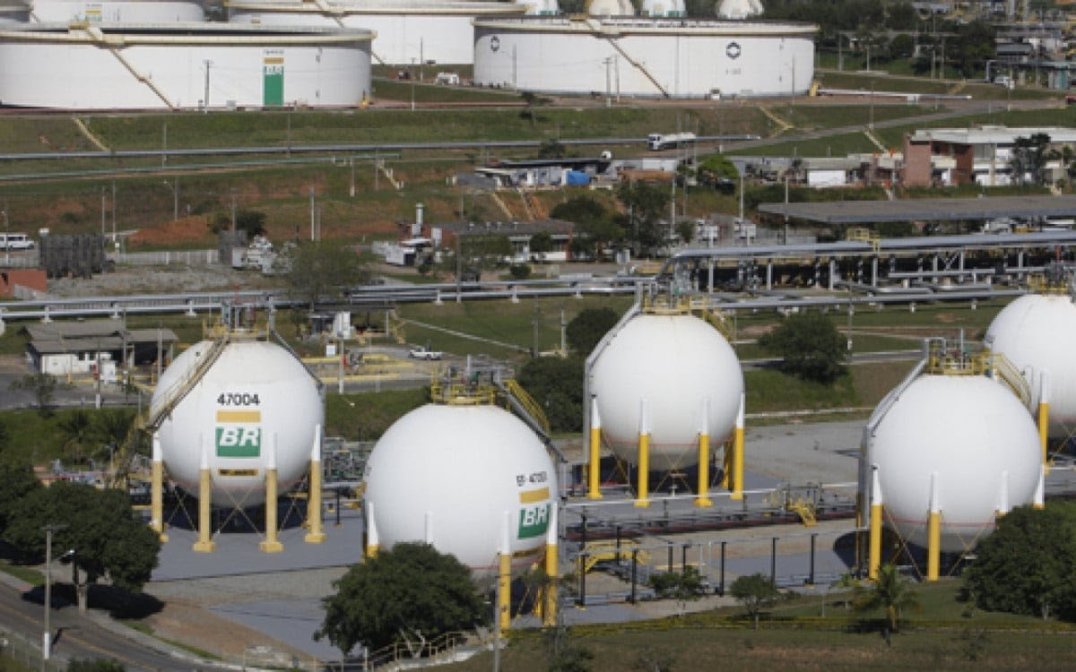 Petrobrás planeja lançamento de unidade de captura de carbono para 2027 em Macaé