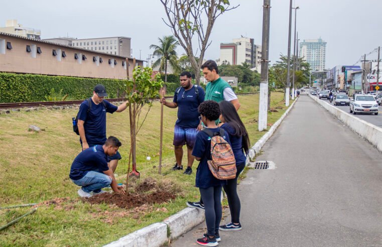 Plantio na ciclovia da Linha Vermelha marca celebração da “Semana da Árvore”