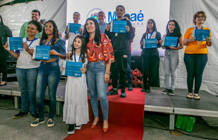 Prefeitura garante Bolsa Escola para   252 alunos do sexto ao nono ano