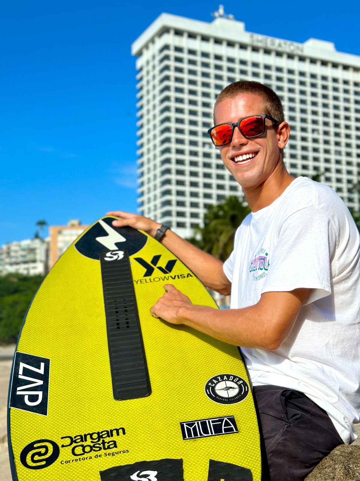 Atleta de Arraial do Cabo, na Região dos Lagos, representa o Brasil no Circuito Mundial de Skimboard no México