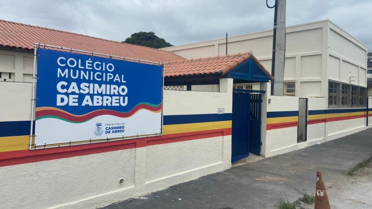 Crianças de Barra de São João, em Casimiro de Abreu, são obrigadas a estudar em outro distrito por falta de escolas