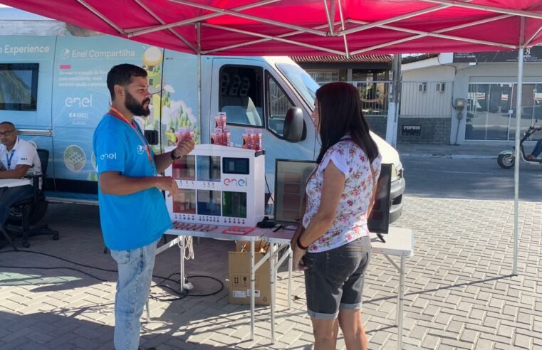 Energia legal da Enel identifica cerca de 230 furtos em Iguaba Grande; companhia também realizou o sorteio de 15 geladeiras e a troca de 180 lâmpadas antigas