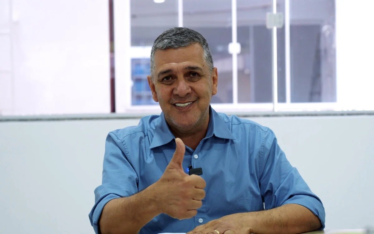 Coligação pede cassação do registro de candidatura do prefeito de Casimiro de Abreu por gastos excessivos em publicidade em ano eleitoral