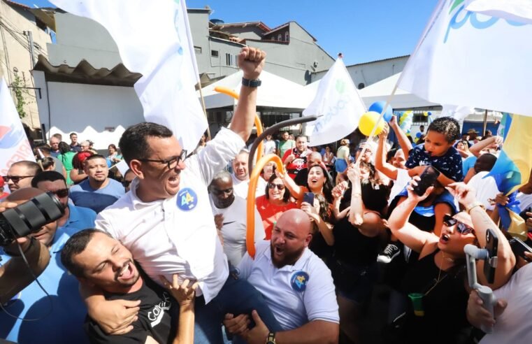 Maurício BM arrasta multidão para convenção e lança oficialmente candidatura a prefeito de Rio das Ostras