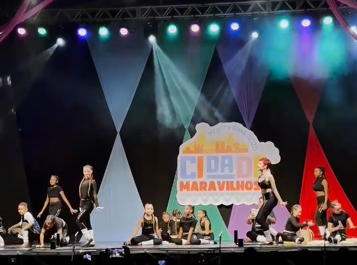 Mostra de dança encanta público na Arena Sol Y Mar