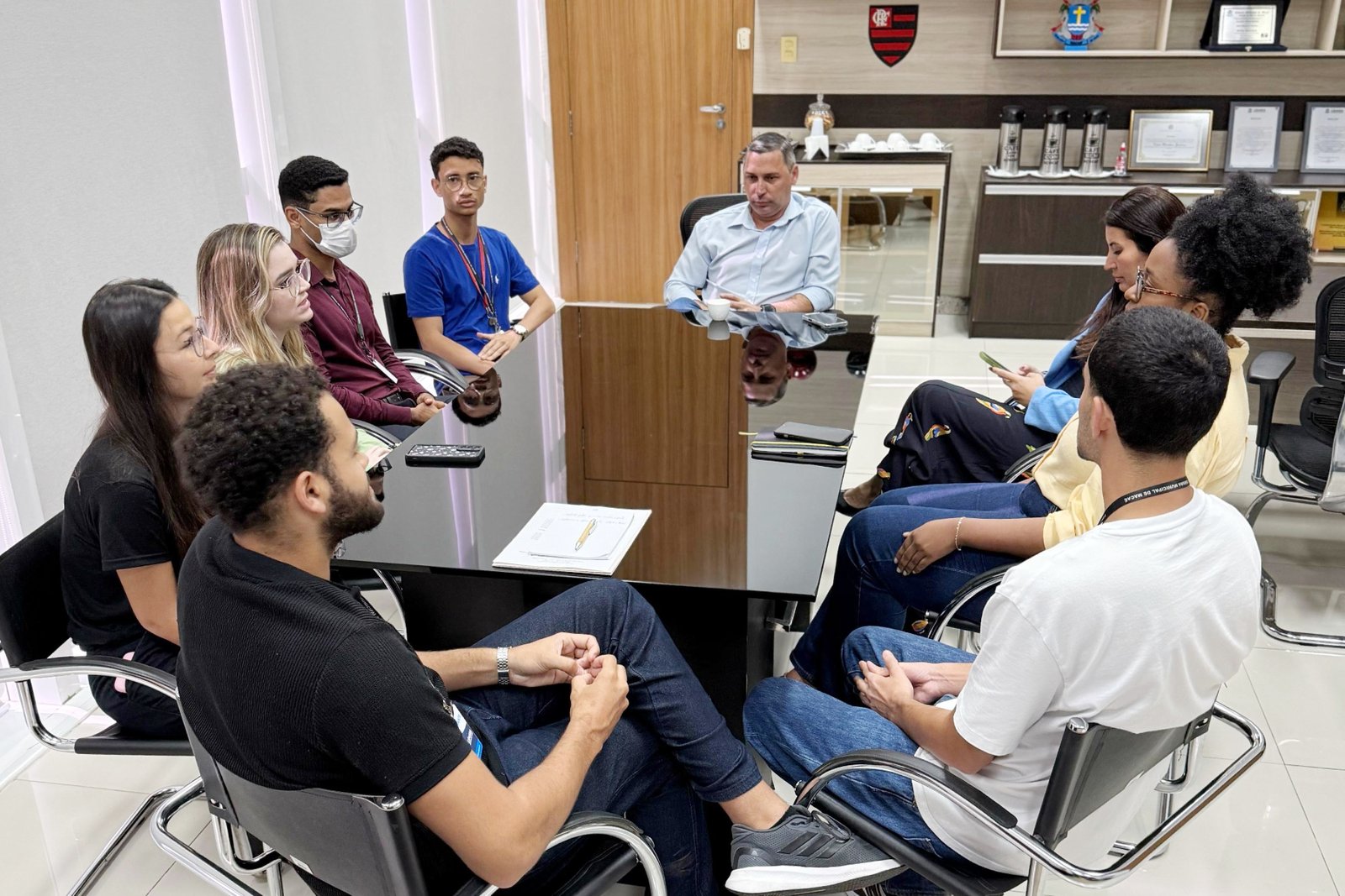 Câmara de Macaé recebe comissão de estudantes de medicina da UFRJ