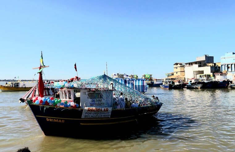 Procissão marítima emociona fiéis na Festa de São Pedro em Macaé