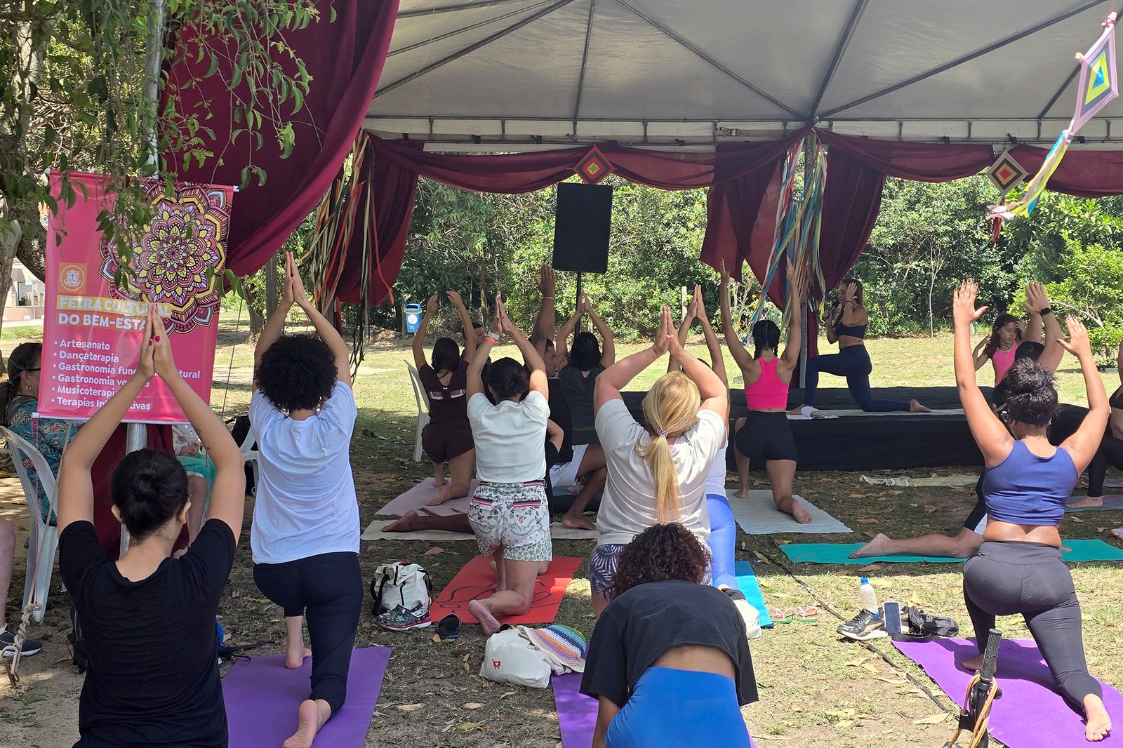 Feira Cultural do Bem-estar promove relaxamento e autoconhecimento no Parquinho da Lagoa