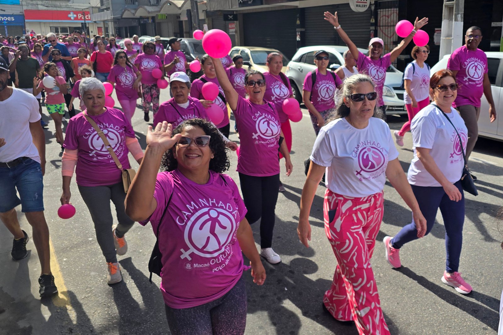Polo Municipal de Oncologia promove caminhada de conscientização para pacientes e acompanhantes