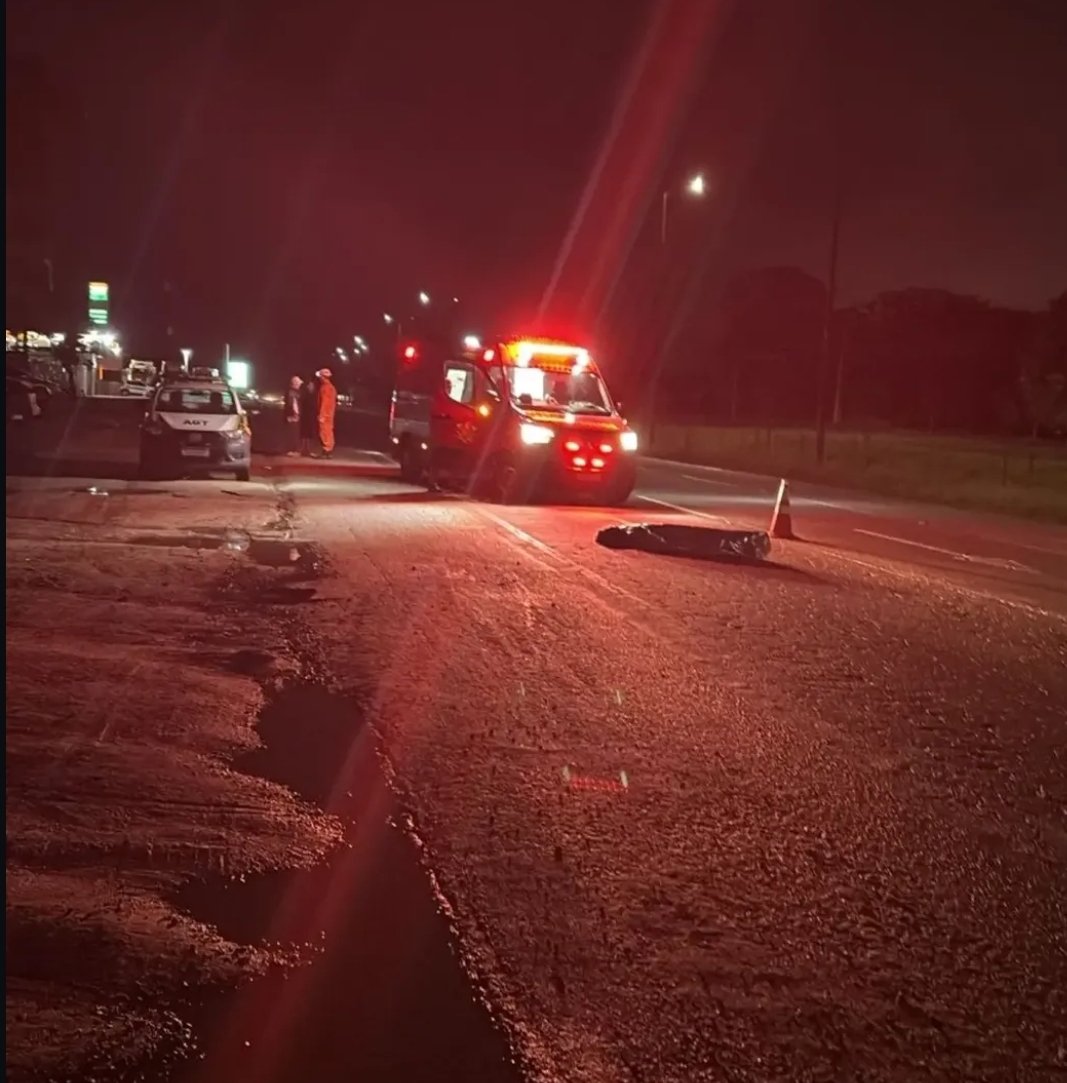 Atropelamento deixa uma pessoa morta na Linha Azul, em Macaé, na noite de quinta-feira (27)