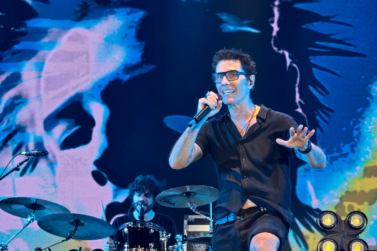 Show do Capital Inicial marca noite de rock no Macaé Moto Week